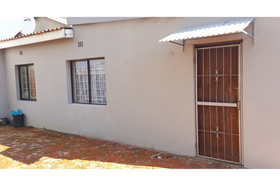 10 Bedroom Property for Sale in Maitland Western Cape